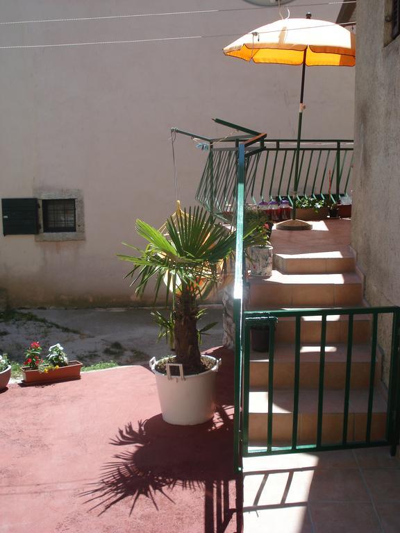Maja Apartment Visnjan Exterior photo